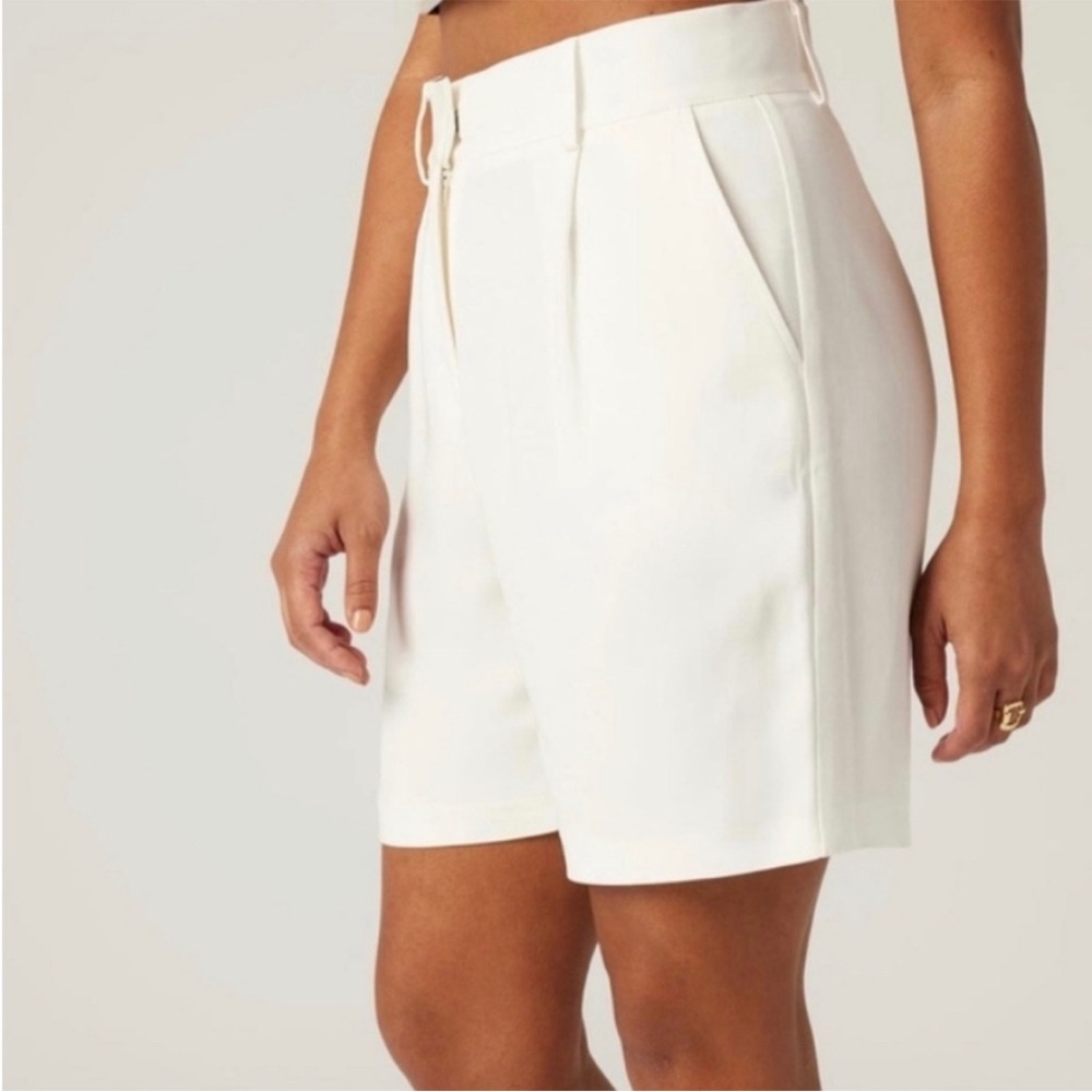 REVOLVE LITA by Ciara NWT Spark Crepe Shorts in Ivory White Size 16